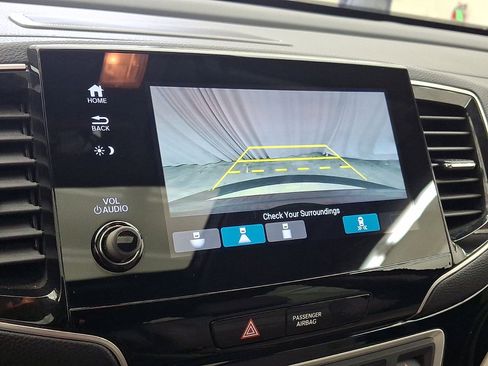 Used 2019 Honda Pilot Touring image 15