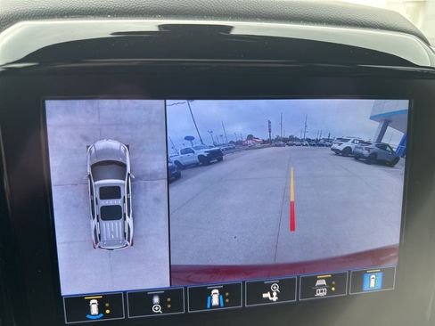 Used 2023 Chevrolet Traverse High Country AWD/4WD image 17