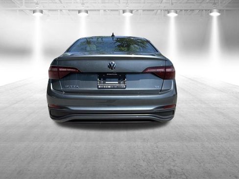 Used 2024 Volkswagen Jetta SE FWD image 5