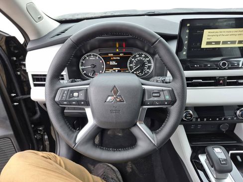 New 2026 Mitsubishi Outlander SE FWD image 20