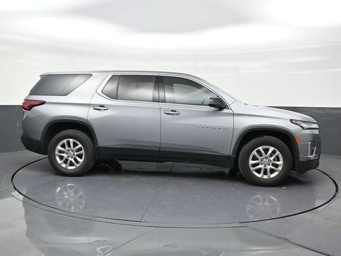 Used 2023 Chevrolet Traverse LS FWD image 6