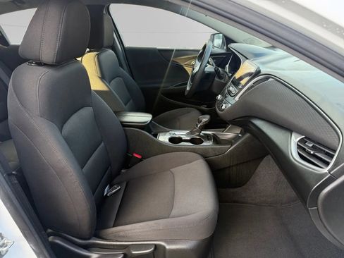 Used 2022 Chevrolet Malibu LT image 19