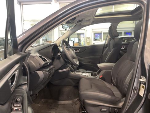 Used 2023 Subaru Forester Premium image 8