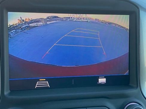 Used 2022 Chevrolet Silverado 1500 LT w/ Z71 Off-Road Package image 14