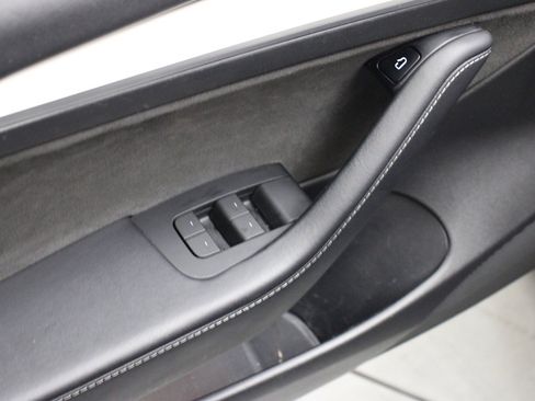 Used 2022 Tesla Model 3 Performance image 23