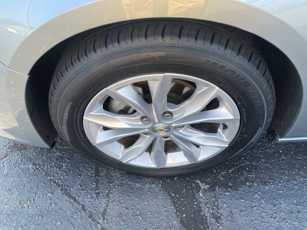 Certified 2025 Chevrolet Malibu LT FWD image 6