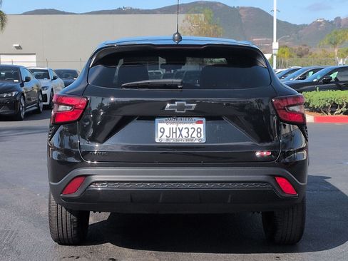 Used 2024 Chevrolet Trax RS FWD image 9