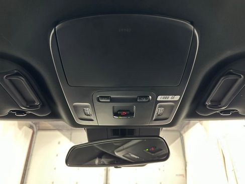 Used 2025 Toyota Camry SE image 40