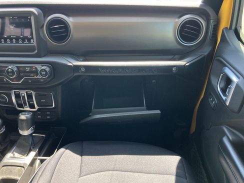 Used 2020 Jeep Wrangler Unlimited Sport AWD/4WD image 16