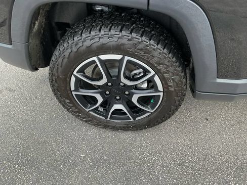 Used 2024 Jeep Compass Trailhawk w/ Trailhawk Elite Group AWD/4WD image 19