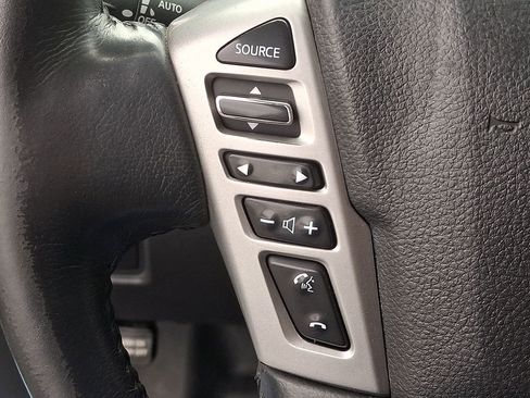 Used 2016 Nissan Titan SL AWD/4WD image 21