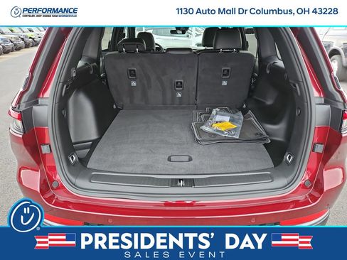 New 2026 Jeep Grand Cherokee Altitude image 11