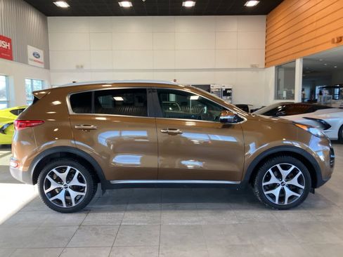 Used 2017 Kia Sportage SX image 4