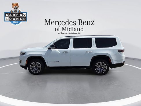 Used 2023 Jeep Wagoneer 4WD w/ Premium Group I image 5