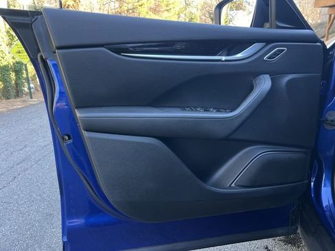 Used 2022 Maserati Levante GT image 11