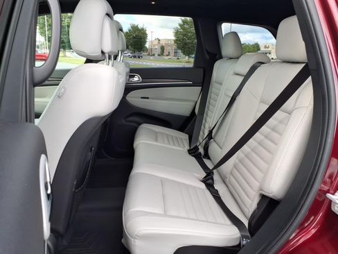 Used 2018 Jeep Grand Cherokee Limited AWD/4WD image 15