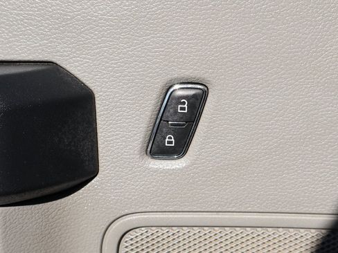 Used 2020 Ford F250 XL w/ Power Equipment Group image 18