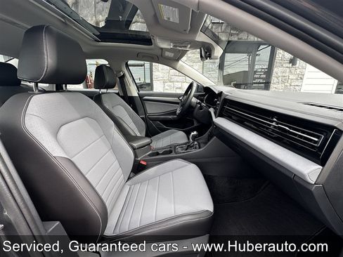 Used 2026 Volkswagen Jetta SE FWD image 13