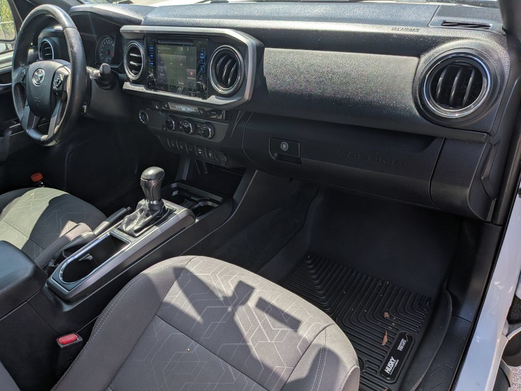 Used 2016 Toyota Tacoma TRD Sport w/ Premium & Technology Package RWD image 26