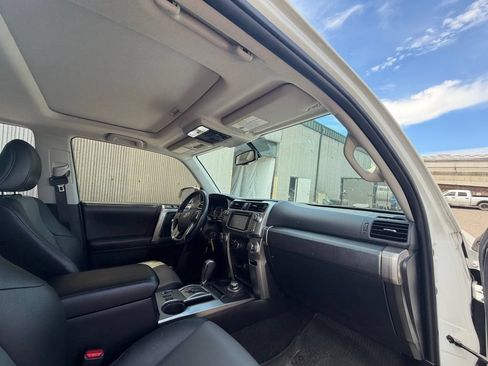 Used 2017 Toyota 4Runner SR5 Premium AWD/4WD image 8