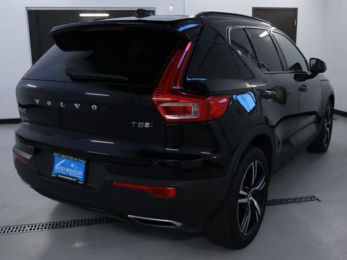 Used 2019 Volvo XC40 T5 R-Design image 7