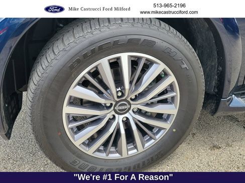 Used 2023 Nissan Armada SL w/ Captain's Chairs Package AWD/4WD image 9
