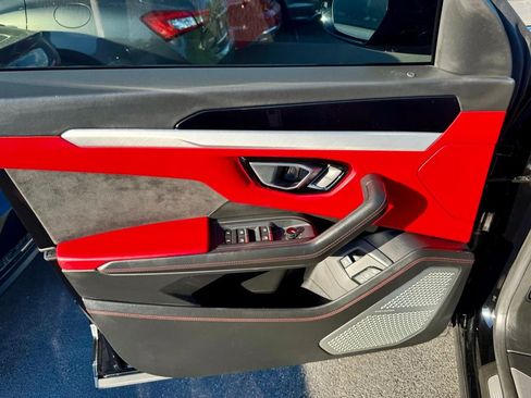 Used 2020 Lamborghini Urus AWD/4WD image 14