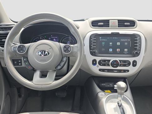 Used 2017 Kia Soul EV + w/ Sun & Fun Package FWD image 13