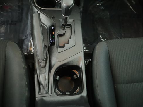 Used 2018 Toyota RAV4 LE image 18