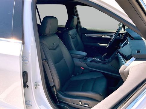 Used 2024 Cadillac XT6 Luxury FWD image 8