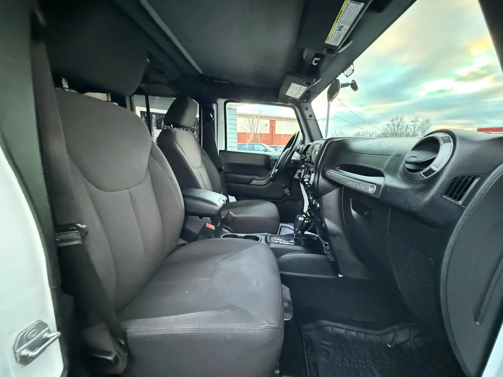 Used 2017 Jeep Wrangler Unlimited Sport AWD/4WD image 31