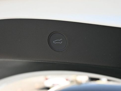 Used 2022 Tesla Model 3 RWD image 18
