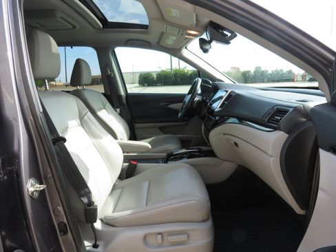 Used 2016 Honda Pilot Touring image 37