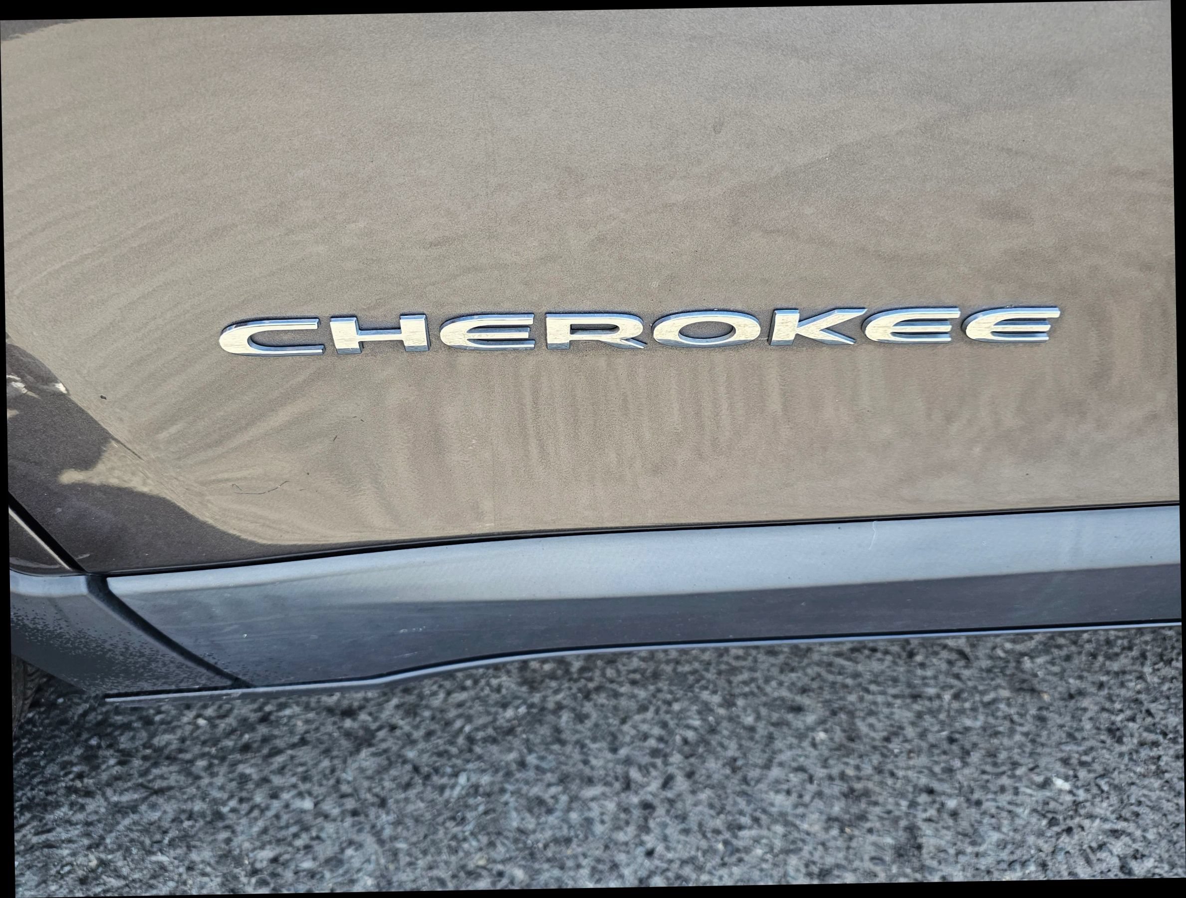 Used 2020 Jeep Cherokee Latitude Lux w/ Comfort/Convenience Group AWD/4WD image 36