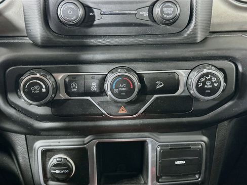 Used 2018 Jeep Wrangler Unlimited Sport AWD/4WD image 23