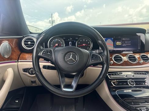 Used 2018 Mercedes-Benz E 300 image 19