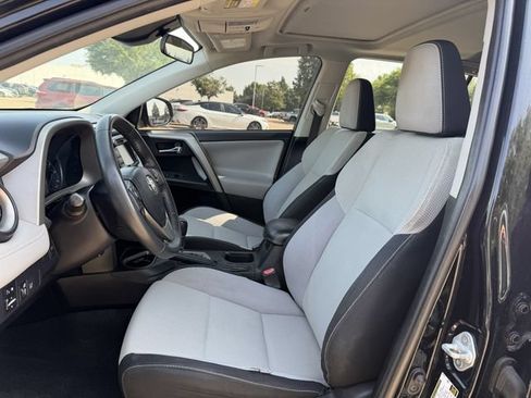 Used 2017 Toyota RAV4 XLE FWD image 25