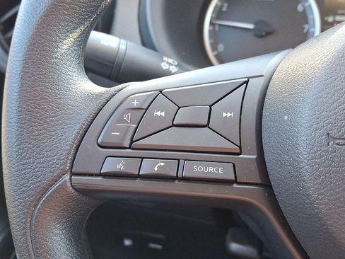 Used 2025 Nissan Kicks Play S image 17