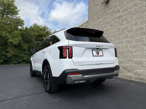 Used 2025 Kia Sorento S w/ Panoramic Sunroof Package FWD image 6