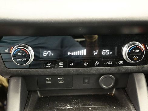 Used 2025 Mitsubishi Outlander SE AWD/4WD image 26