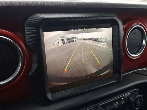 Used 2023 Jeep Wrangler Unlimited Rubicon image 19