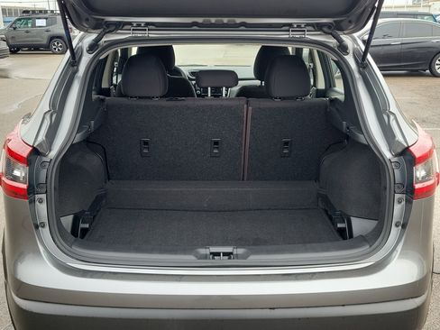 Used 2022 Nissan Rogue Sport S image 8