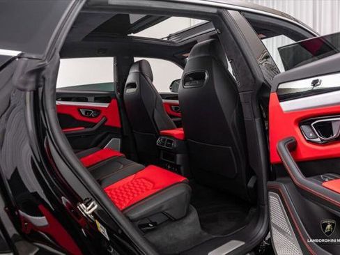 Used 2021 Lamborghini Urus AWD/4WD image 47