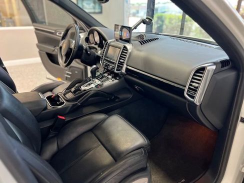 Used 2014 Porsche Cayenne Diesel AWD/4WD image 23
