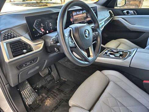 Used 2024 BMW X5 xDrive40i w/ Parking Assistance Package AWD/4WD image 10