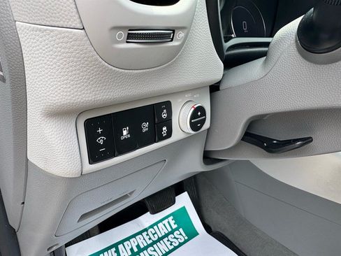 Used 2017 Kia Soul EV + w/ Sun & Fun Package FWD image 14