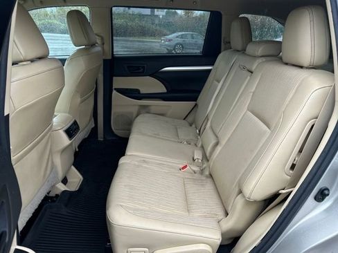 Used 2016 Toyota Highlander Plus image 20