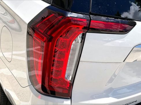 Used 2022 GMC Yukon XL Denali w/ Denali Premium Package AWD/4WD image 27