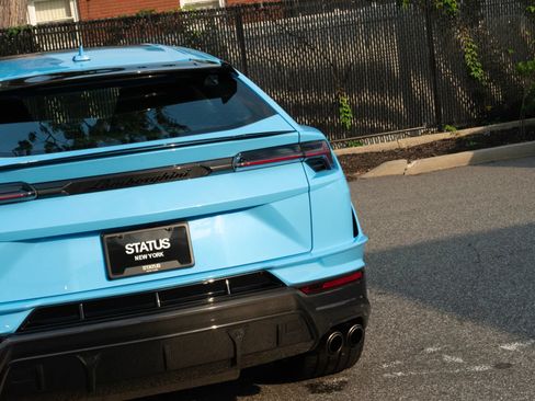 Used 2024 Lamborghini Urus Performante AWD/4WD image 13