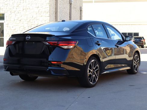 Used 2025 Nissan Sentra SR FWD image 3